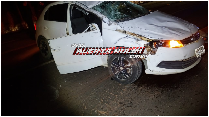 Carro capotou após colisão com outro veículo na RO-479, em Rolim de Moura Carro capotou após colisão com outro veículo na RO-479, em Rolim de Moura