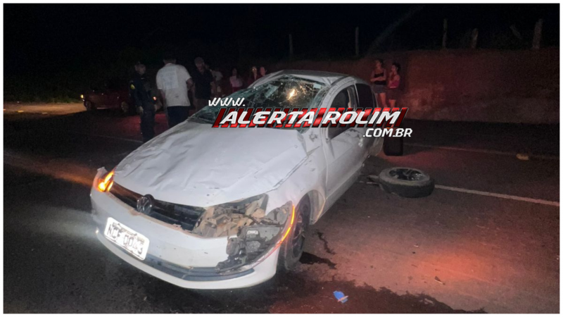 Carro capotou após colisão com outro veículo na RO-479, em Rolim de Moura Carro capotou após colisão com outro veículo na RO-479, em Rolim de Moura