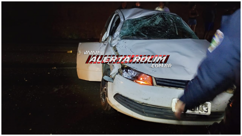 Carro capotou após colisão com outro veículo na RO-479, em Rolim de Moura Carro capotou após colisão com outro veículo na RO-479, em Rolim de Moura