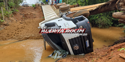 Ponte cede e caminhão caiu em rio na zona rural de Nova Brasilândia Ponte cede e caminhão caiu em rio na zona rural de Nova Brasilândia