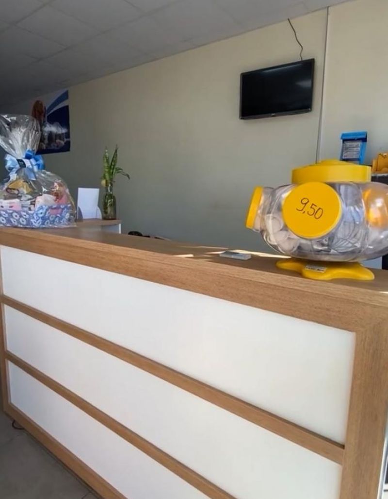 Vende se a Casa De Ração anjos de patas em Rolim de moura frente ao Santa Helena Vende se a Casa De Ração anjos de patas em Rolim de moura frente ao Santa Helena