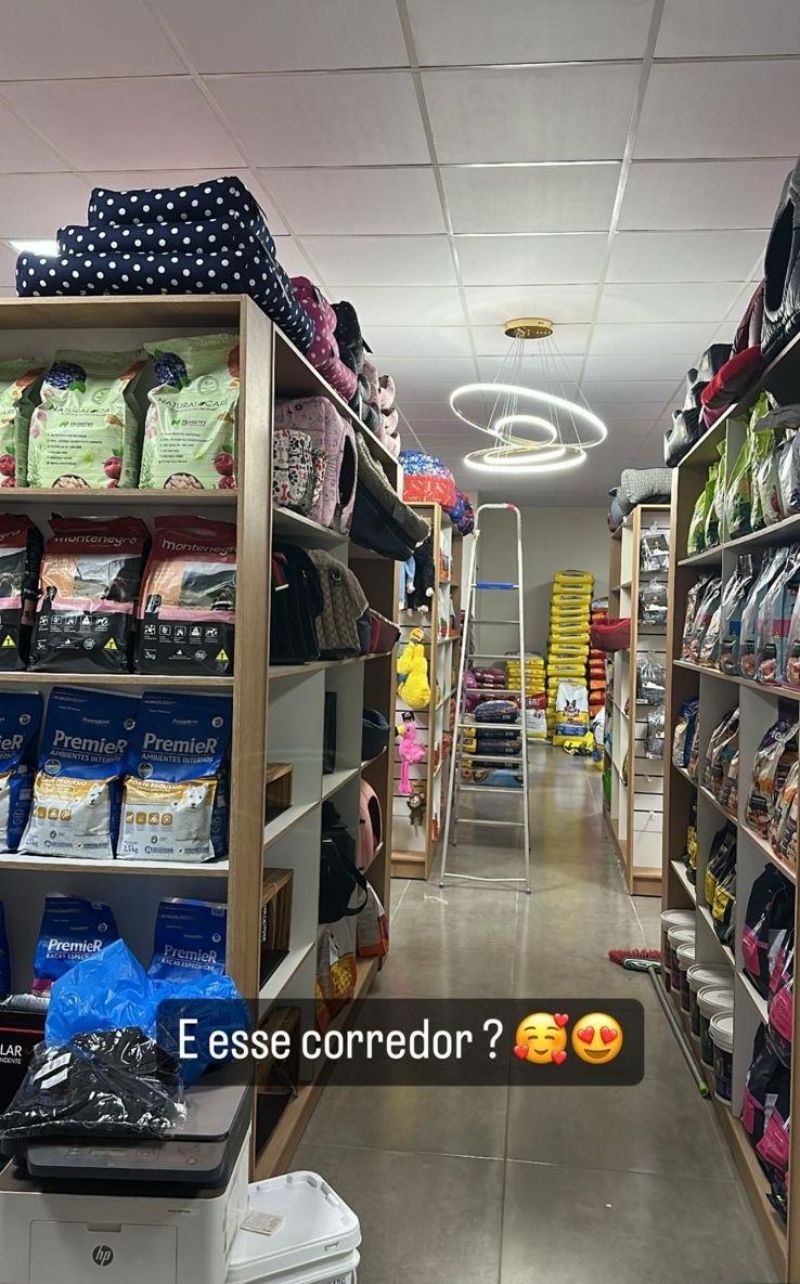 Vende se a Casa De Ração anjos de patas em Rolim de moura frente ao Santa Helena Vende se a Casa De Ração anjos de patas em Rolim de moura frente ao Santa Helena