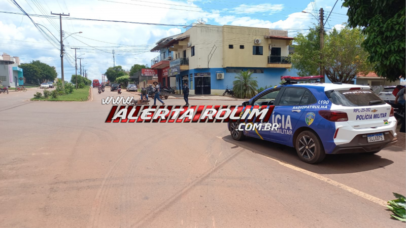 Acidente entre carro e moto é registrado no centro de Rolim de Moura Acidente entre carro e moto é registrado no centro de Rolim de Moura