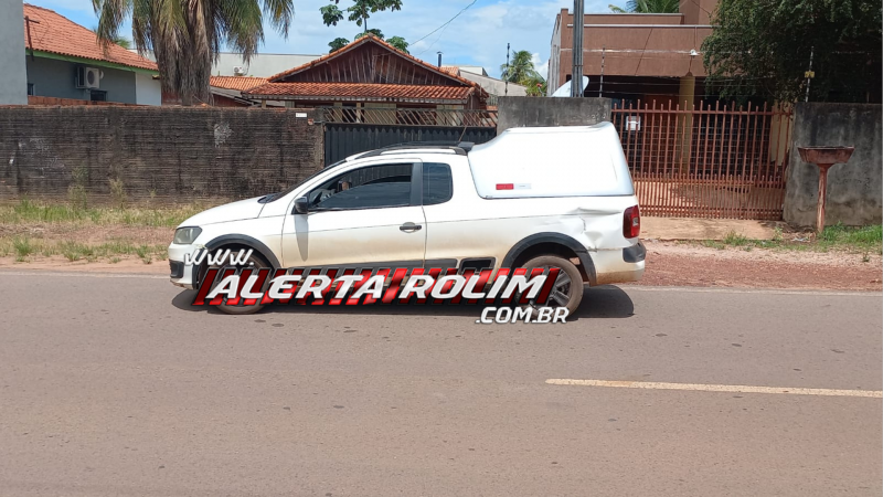 Acidente entre carro e moto é registrado no centro de Rolim de Moura Acidente entre carro e moto é registrado no centro de Rolim de Moura