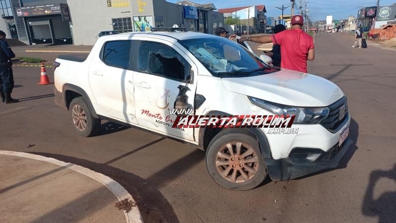 Acidente entre carro e moto é registrado no centro de Rolim de Moura Acidente entre carro e moto é registrado no centro de Rolim de Moura