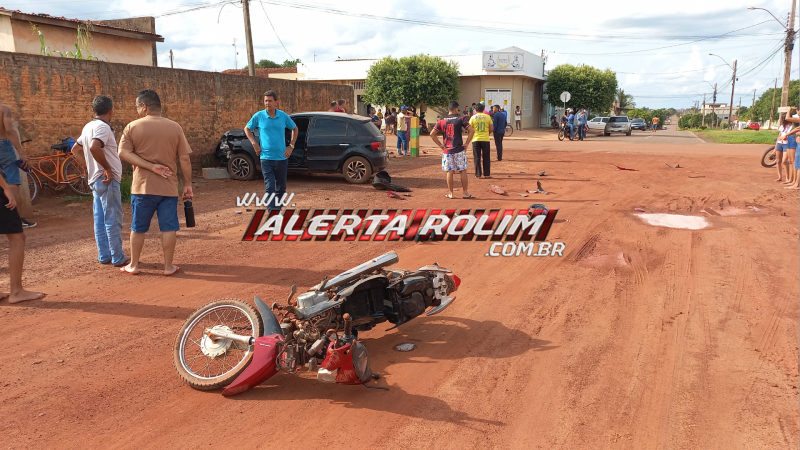 Acidente entre carro e motocicleta deixou motociclista gravemente ferido em Rolim de Moura Acidente entre carro e motocicleta deixou motociclista gravemente ferido em Rolim de Moura