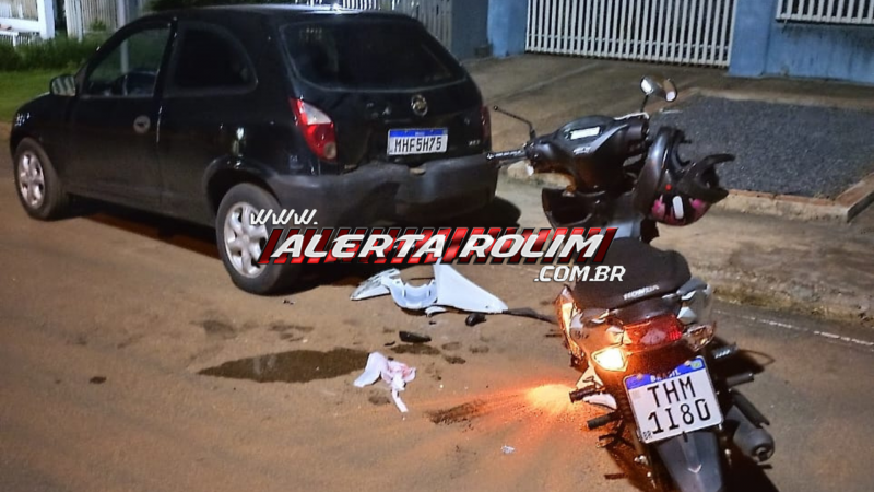 Motociclista fica ferida após colidir na traseira de veículo estacionado em Rolim de Moura Motociclista fica ferida após colidir na traseira de veículo estacionado em Rolim de Moura