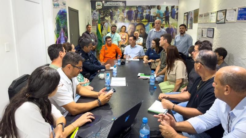 Prefeito Aldo Júlio anuncia que buscará recursos para instalação de “pardais” no trânsito de Rolim de Moura Prefeito Aldo Júlio anuncia que buscará recursos para instalação de “pardais” no trânsito de Rolim de Moura