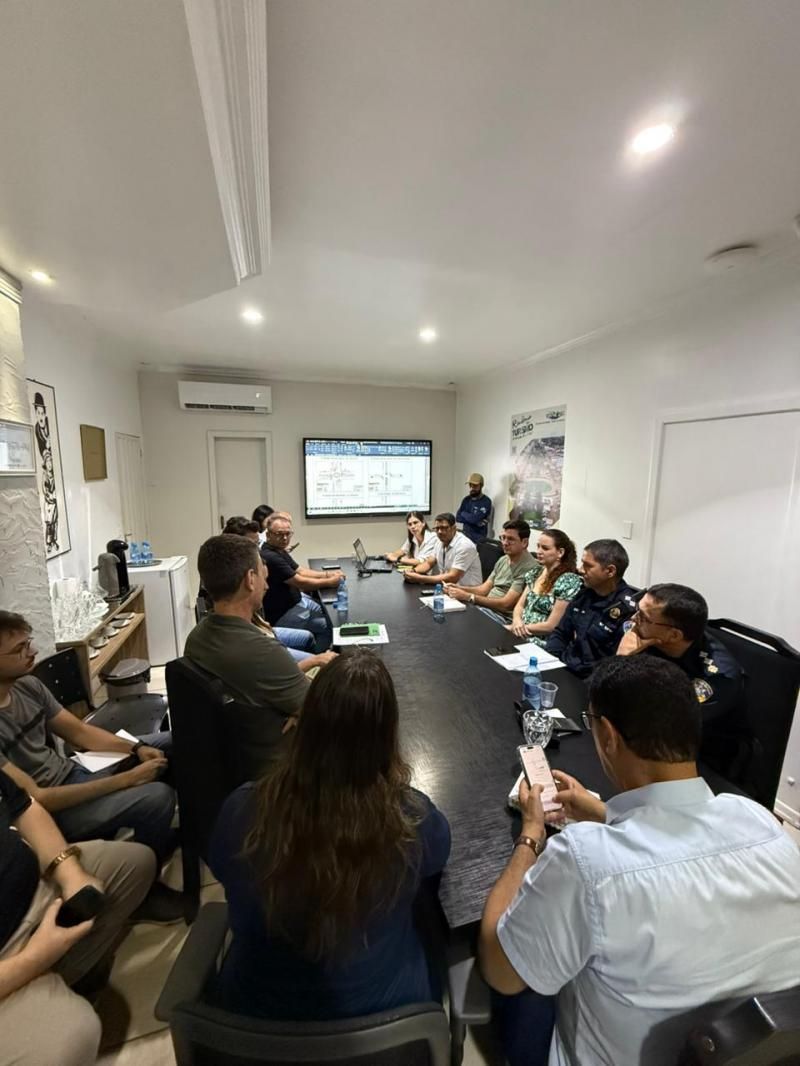 Prefeito Aldo Júlio anuncia que buscará recursos para instalação de “pardais” no trânsito de Rolim de Moura Prefeito Aldo Júlio anuncia que buscará recursos para instalação de “pardais” no trânsito de Rolim de Moura