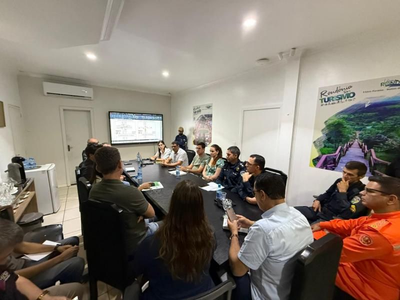 Prefeito Aldo Júlio anuncia que buscará recursos para instalação de “pardais” no trânsito de Rolim de Moura Prefeito Aldo Júlio anuncia que buscará recursos para instalação de “pardais” no trânsito de Rolim de Moura