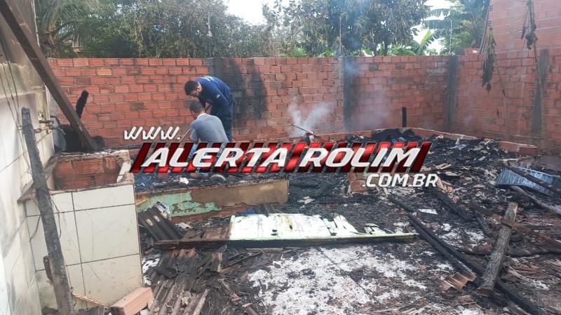 URGENTE - Incêndio em residência deixa duas crianças mortas em Rolim de Moura URGENTE - Incêndio em residência deixa duas crianças mortas em Rolim de Moura