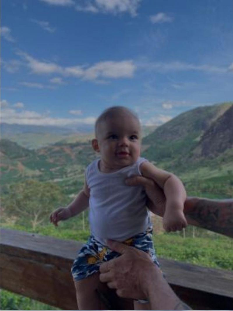 Viajando com esposa e filho, caminhoneiro de Vilhena se envolve em acidente em rodovia do RJ e bebê de apenas 4 meses morre Viajando com esposa e filho, caminhoneiro de Vilhena se envolve em acidente em rodovia do RJ e bebê de apenas 4 meses morre