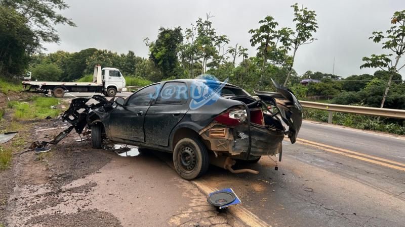 Gravíssimo acidente é registrado na Curva do km 433 na BR 364 Gravíssimo acidente é registrado na Curva do km 433 na BR 364