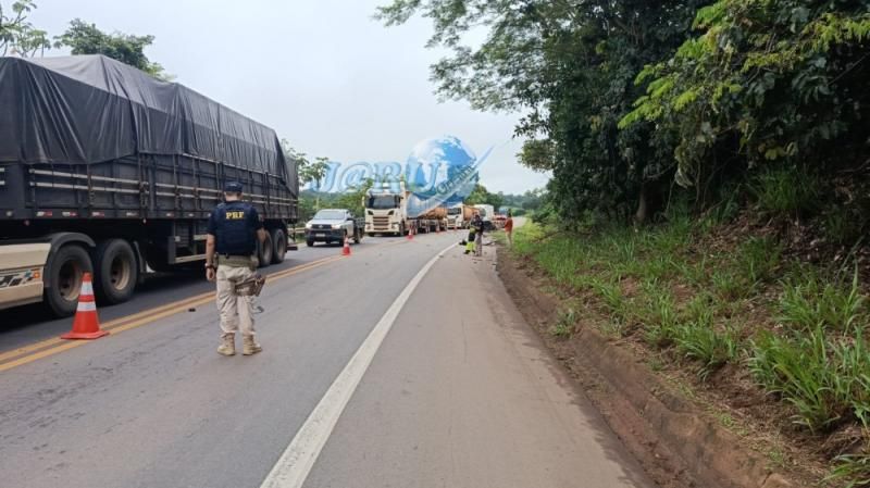 Gravíssimo acidente é registrado na Curva do km 433 na BR 364 Gravíssimo acidente é registrado na Curva do km 433 na BR 364