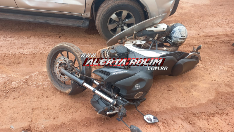 Acidente entre moto e camioneta deixa homem ferido em Rolim de Moura Acidente entre moto e camioneta deixa homem ferido em Rolim de Moura