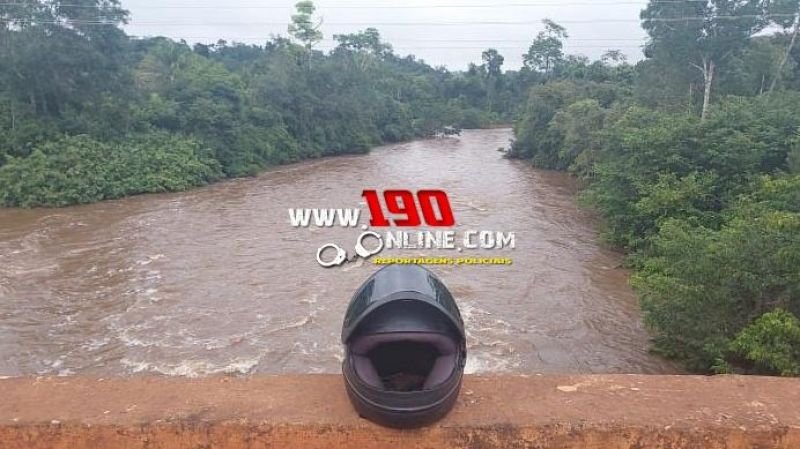 URGENTE - Homem está desaparecido após suspeita pular de ponte em Alta Floresta, bombeiros já foram acionados URGENTE - Homem está desaparecido após suspeita pular de ponte em Alta Floresta, bombeiros já foram acionados