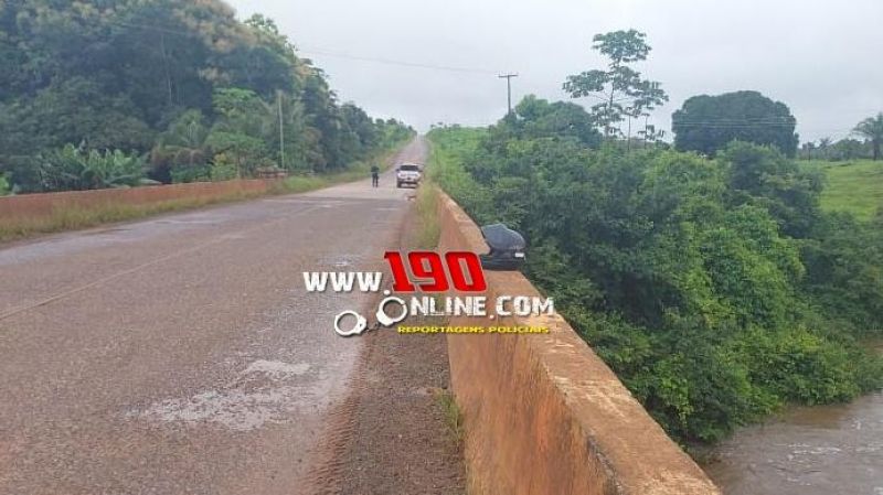 URGENTE - Homem está desaparecido após suspeita pular de ponte em Alta Floresta, bombeiros já foram acionados URGENTE - Homem está desaparecido após suspeita pular de ponte em Alta Floresta, bombeiros já foram acionados