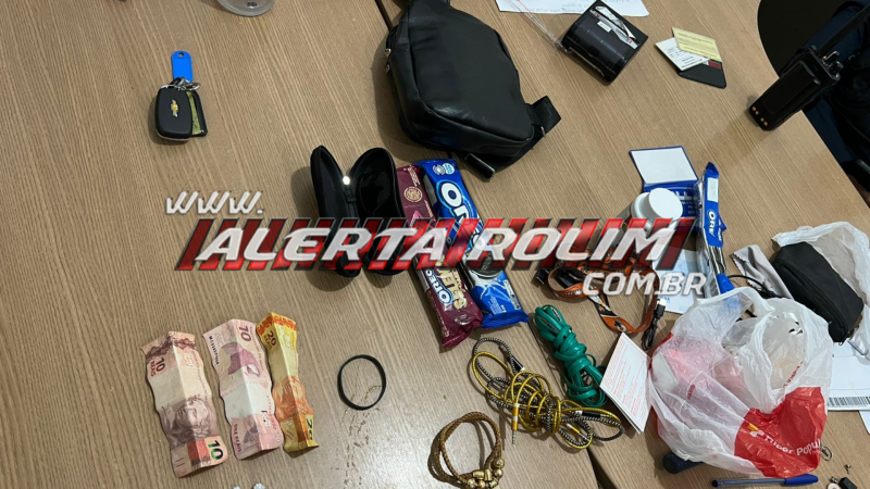 Veículo furtado em São Miguel do Guaporé foi recuperado e um suspeito foi preso pela PM, em Rolim de Moura Veículo furtado em São Miguel do Guaporé foi recuperado e um suspeito foi preso pela PM, em Rolim de Moura