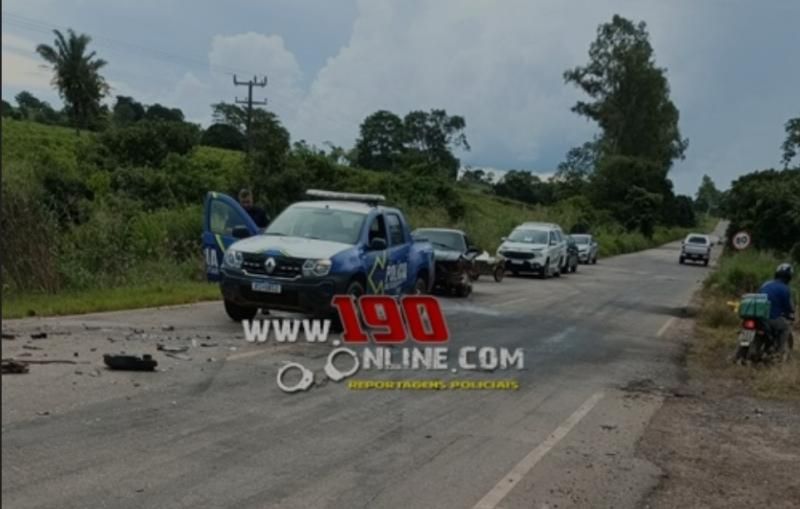 ATUALIZADA: Colisão frontal entre dois veículos deixa um morto na RO-383 em Alta Floresta d’Oeste ATUALIZADA: Colisão frontal entre dois veículos deixa um morto na RO-383 em Alta Floresta d’Oeste
