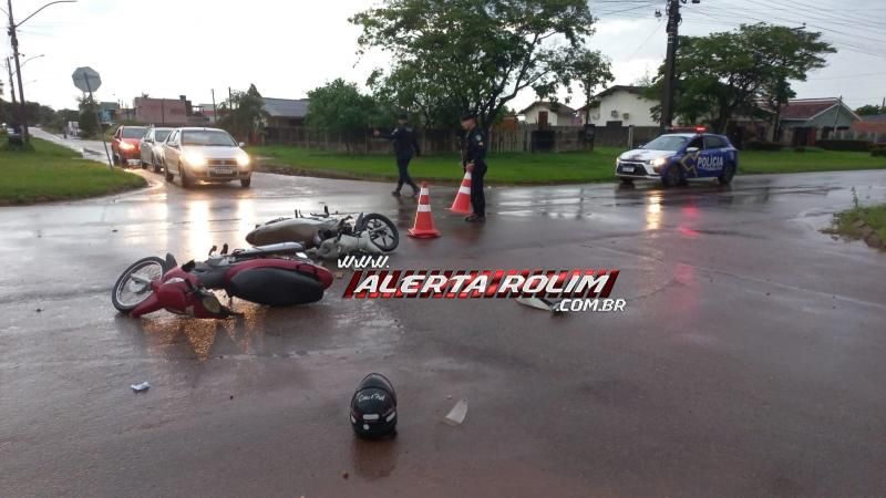 Vídeo - Colisão entre duas Biz deixou uma das condutores feridas nesta tarde, em Rolim de Moura Vídeo - Colisão entre duas Biz deixou uma das condutores feridas nesta tarde, em Rolim de Moura