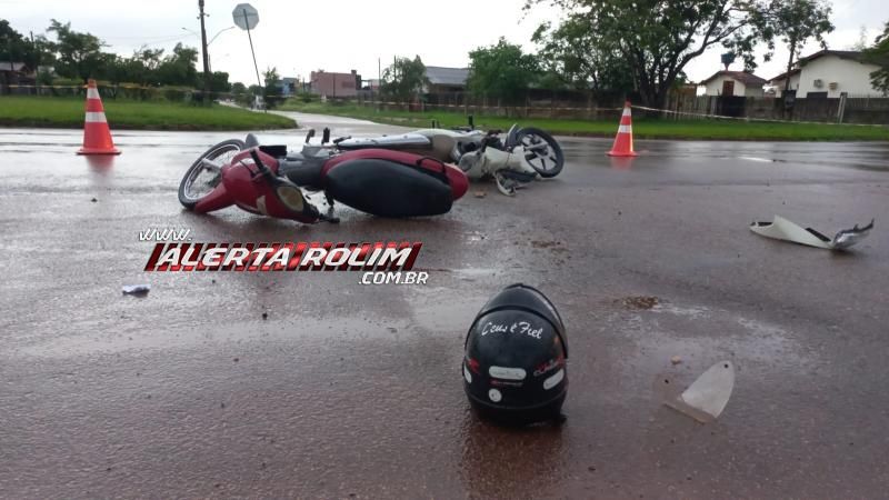 Vídeo - Colisão entre duas Biz deixou uma das condutores feridas nesta tarde, em Rolim de Moura Vídeo - Colisão entre duas Biz deixou uma das condutores feridas nesta tarde, em Rolim de Moura