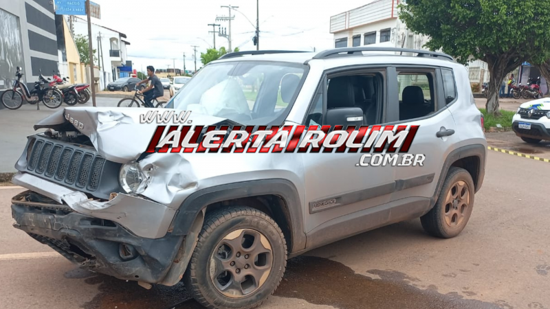Colisão entre Jeep e caminhonete é registrada em Rolim de Moura Colisão entre Jeep e caminhonete é registrada em Rolim de Moura