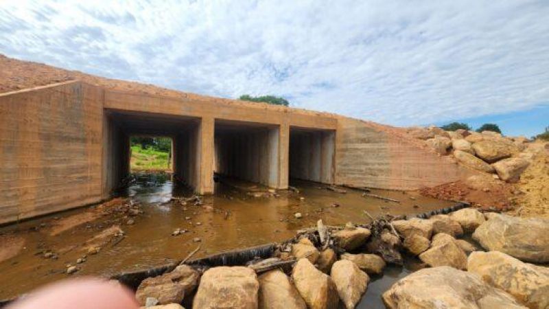 Com investimentos de R$ 2,61 bilhões em infraestrutura, governo de RO reforça segurança nas rodovias e mantém cidades conectadas Com investimentos de R$ 2,61 bilhões em infraestrutura, governo de RO reforça segurança nas rodovias e mantém cidades conectadas