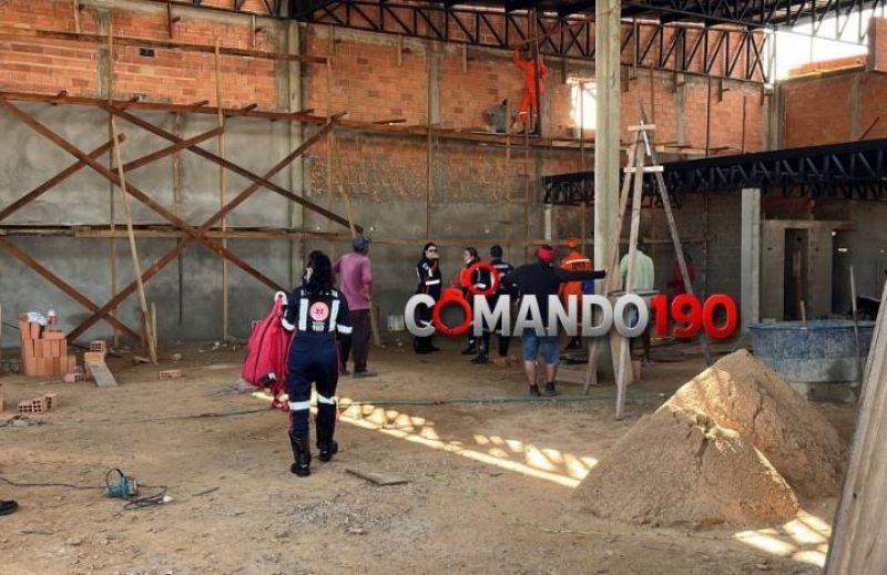 Trabalhador sofre choque elétrico por indução durante obra em Ji-Paraná Trabalhador sofre choque elétrico por indução durante obra em Ji-Paraná