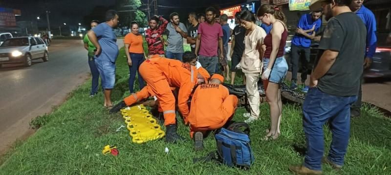 URGENTE - Jovem de 18 anos foi socorrido em estado grave após acidente com motocicleta no bairro Cidade Alta, em Rolim de Moura URGENTE - Jovem de 18 anos foi socorrido em estado grave após acidente com motocicleta no bairro Cidade Alta, em Rolim de Moura