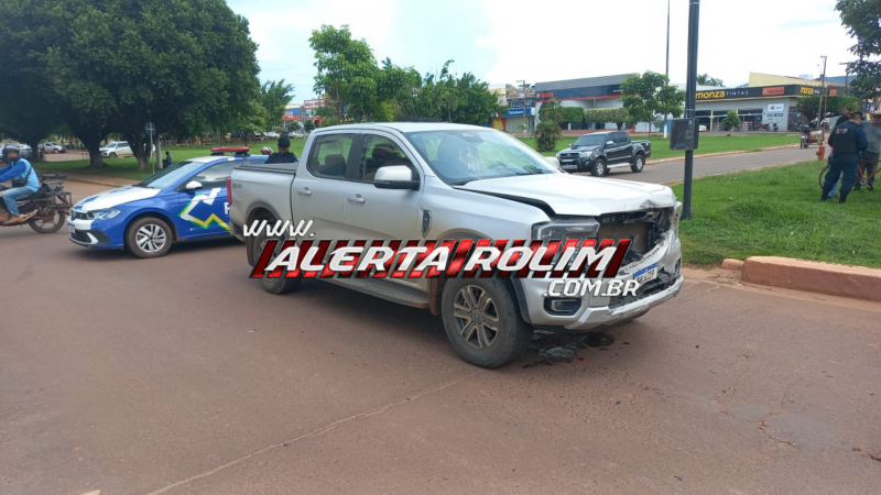 Vídeo - Acidente de trânsito envolvendo carro e caminhonete deixou uma pessoa ferida no centro de Rolim de Moura Vídeo - Acidente de trânsito envolvendo carro e caminhonete deixou uma pessoa ferida no centro de Rolim de Moura