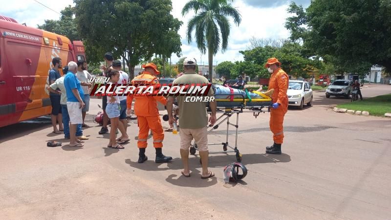 Vídeo - Acidente de trânsito no cruzamento da Tocantins com 25 de Agosto deixou motociclista ferido nesta manhã, em Rolim de Moura Vídeo - Acidente de trânsito no cruzamento da Tocantins com 25 de Agosto deixou motociclista ferido nesta manhã, em Rolim de Moura
