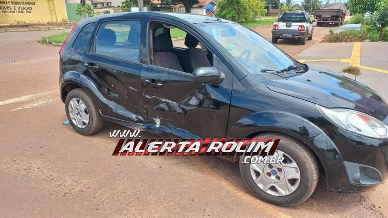 Vídeo - Cruzamento registra colisão entre Fiesta e Corolla nesta manhã, em Rolim de Moura Vídeo - Cruzamento registra colisão entre Fiesta e Corolla nesta manhã, em Rolim de Moura