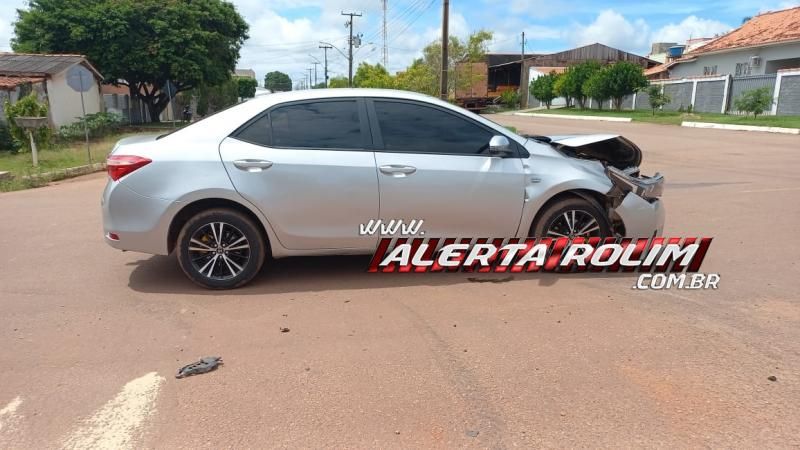 Vídeo - Cruzamento registra colisão entre Fiesta e Corolla nesta manhã, em Rolim de Moura Vídeo - Cruzamento registra colisão entre Fiesta e Corolla nesta manhã, em Rolim de Moura