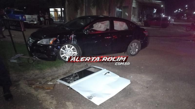 Vídeo - Dois veículos se envolveram em acidente no bairro Boa Esperança, em Rolim de Moura Vídeo - Dois veículos se envolveram em acidente no bairro Boa Esperança, em Rolim de Moura