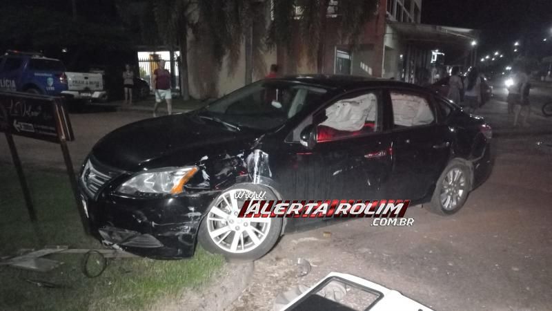 Vídeo - Dois veículos se envolveram em acidente no bairro Boa Esperança, em Rolim de Moura Vídeo - Dois veículos se envolveram em acidente no bairro Boa Esperança, em Rolim de Moura