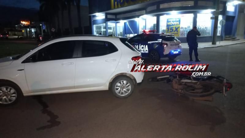 Vídeo - Terceiro acidente do dia envolveu carro e moto e ocorreu no Centro de Rolim de Moura Vídeo - Terceiro acidente do dia envolveu carro e moto e ocorreu no Centro de Rolim de Moura