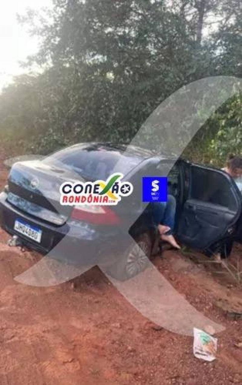 Após furtar carro em posto de combustíveis de Pimenta Bueno, ladrão capota na BR-174, durante fuga entre Vilhena e Juína Após furtar carro em posto de combustíveis de Pimenta Bueno, ladrão capota na BR-174, durante fuga entre Vilhena e Juína