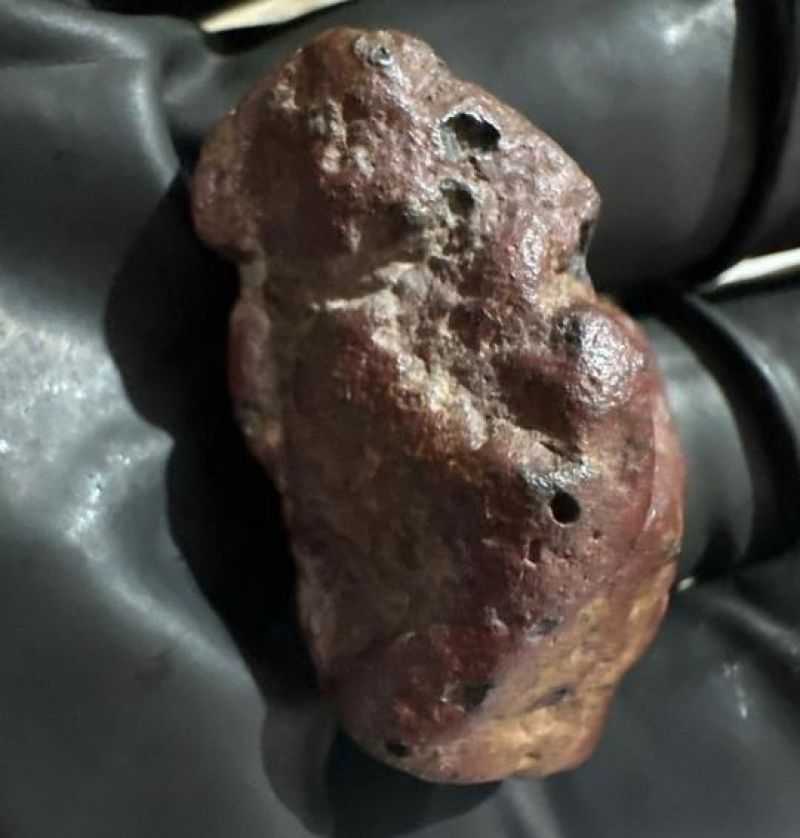 FRAGMENTO ESPACIAL: Casa é atingida por dois meteoritos em município de Rondônia FRAGMENTO ESPACIAL: Casa é atingida por dois meteoritos em município de Rondônia