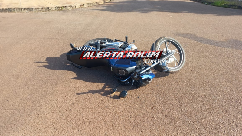 Motociclista fica ferida após colisão com carro no bairro São Cristóvão, em Rolim de Moura - vídeo Motociclista fica ferida após colisão com carro no bairro São Cristóvão, em Rolim de Moura - vídeo