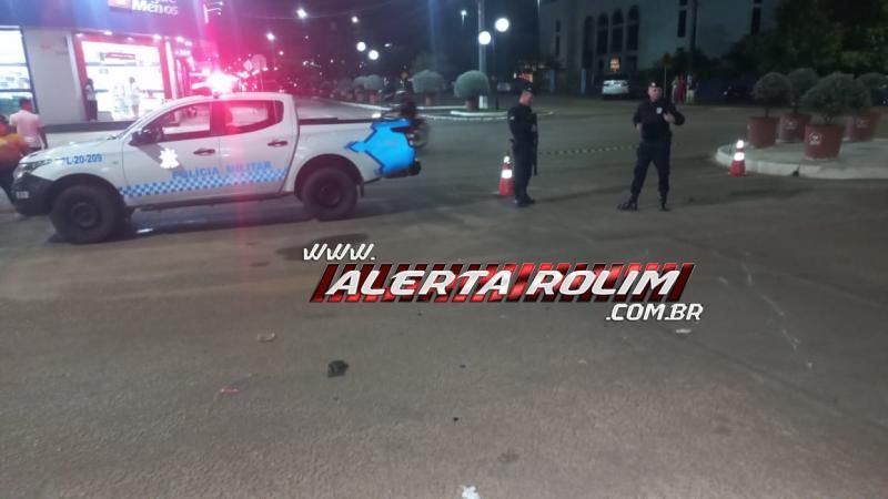 Segundo acidente de trânsito do dia envolveu carro e moto na região central de Rolim de Moura - Vídeo Segundo acidente de trânsito do dia envolveu carro e moto na região central de Rolim de Moura - Vídeo