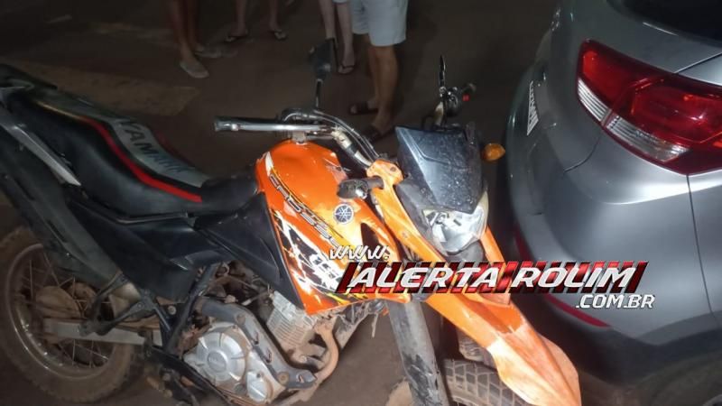 Segundo acidente de trânsito do dia envolveu carro e moto na região central de Rolim de Moura - Vídeo Segundo acidente de trânsito do dia envolveu carro e moto na região central de Rolim de Moura - Vídeo