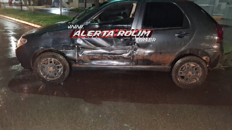 Video - Acidente de trânsito envolveu dois carros nesta noite, em Rolim de Moura Video - Acidente de trânsito envolveu dois carros nesta noite, em Rolim de Moura