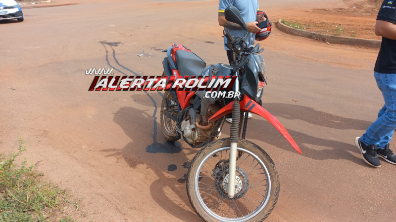 Acidente entre moto e caminhonete deixa motociclista ferido em Rolim de Moura - Vídeo Acidente entre moto e caminhonete deixa motociclista ferido em Rolim de Moura - Vídeo
