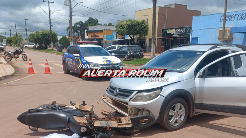 Mais um acidente: colisão entre carro e moto marca o segundo caso desta sexta-feira em Rolim de Moura - vídeo Mais um acidente: colisão entre carro e moto marca o segundo caso desta sexta-feira em Rolim de Moura - vídeo