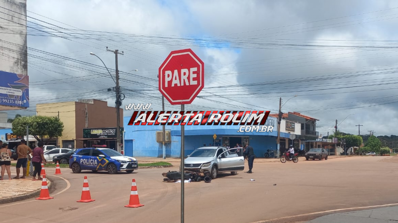 Mais um acidente: colisão entre carro e moto marca o segundo caso desta sexta-feira em Rolim de Moura - vídeo Mais um acidente: colisão entre carro e moto marca o segundo caso desta sexta-feira em Rolim de Moura - vídeo