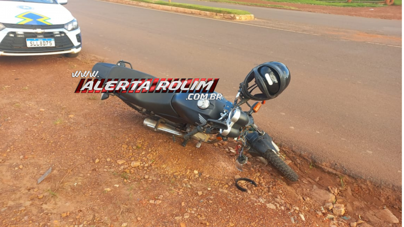 Motociclista fica ferido após colidir na traseira de caminhonete em Rolim de Moura; vídeo Motociclista fica ferido após colidir na traseira de caminhonete em Rolim de Moura; vídeo