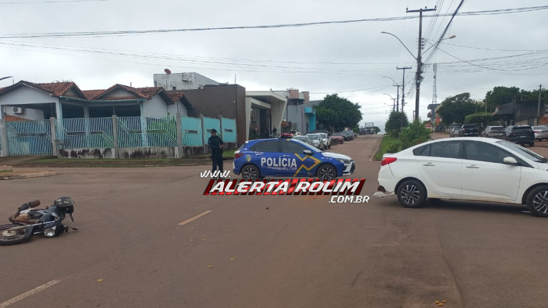 Motociclista foi socorrido após colisão com carro nesta manhã, em Rolim de Moura; vídeo Motociclista foi socorrido após colisão com carro nesta manhã, em Rolim de Moura; vídeo
