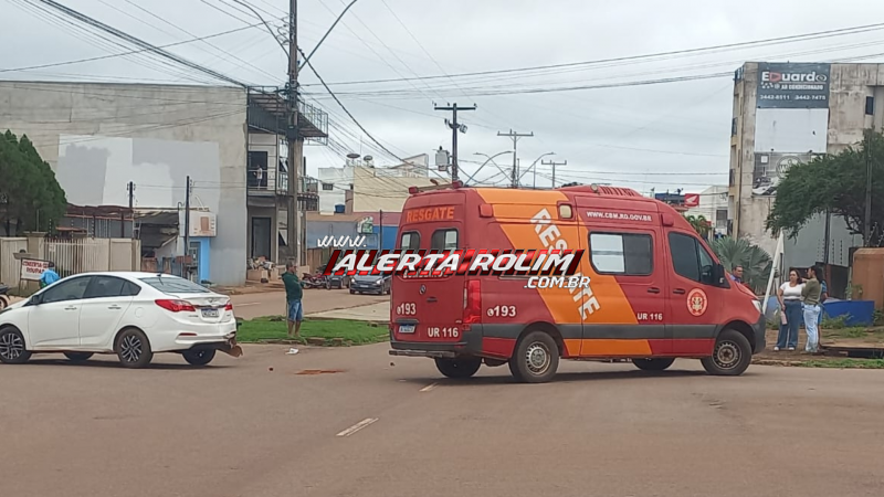 Motociclista foi socorrido após colisão com carro nesta manhã, em Rolim de Moura; vídeo Motociclista foi socorrido após colisão com carro nesta manhã, em Rolim de Moura; vídeo