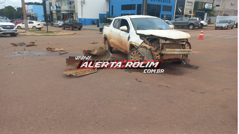 Semana começa com acidente de trânsito no centro de Rolim de Moura; video Semana começa com acidente de trânsito no centro de Rolim de Moura; video