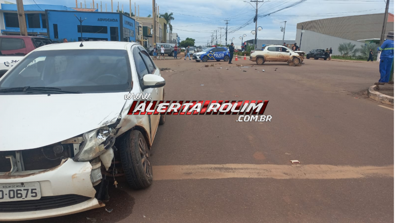 Semana começa com acidente de trânsito no centro de Rolim de Moura; video Semana começa com acidente de trânsito no centro de Rolim de Moura; video